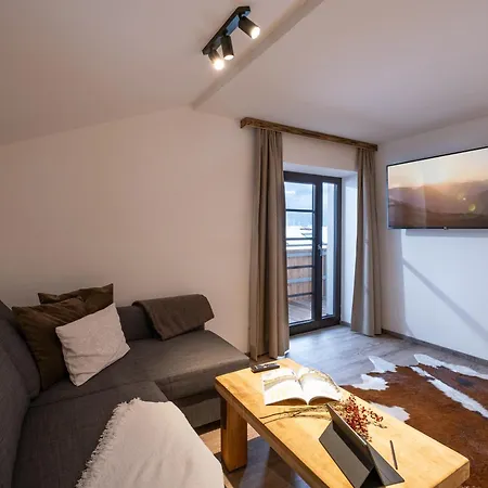 Alpine Homes - Hopfgarten Apartment